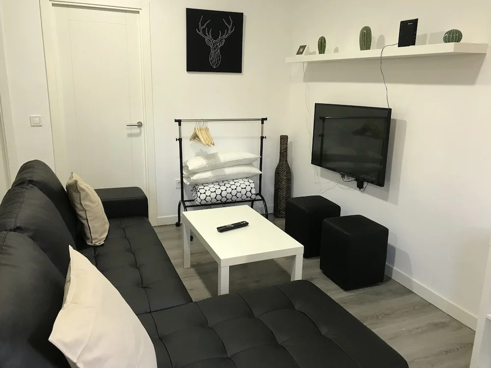 Apartment - Travel and Holidays Manoteras
