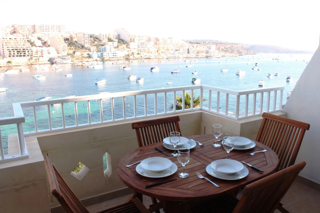 Blue Harbour 4 Seafront apartment by Getaways Malta