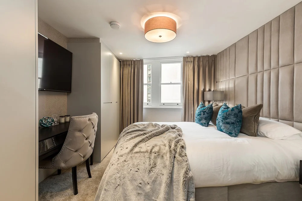 Incredible 6 Storey 4 bed Luxury House in St James