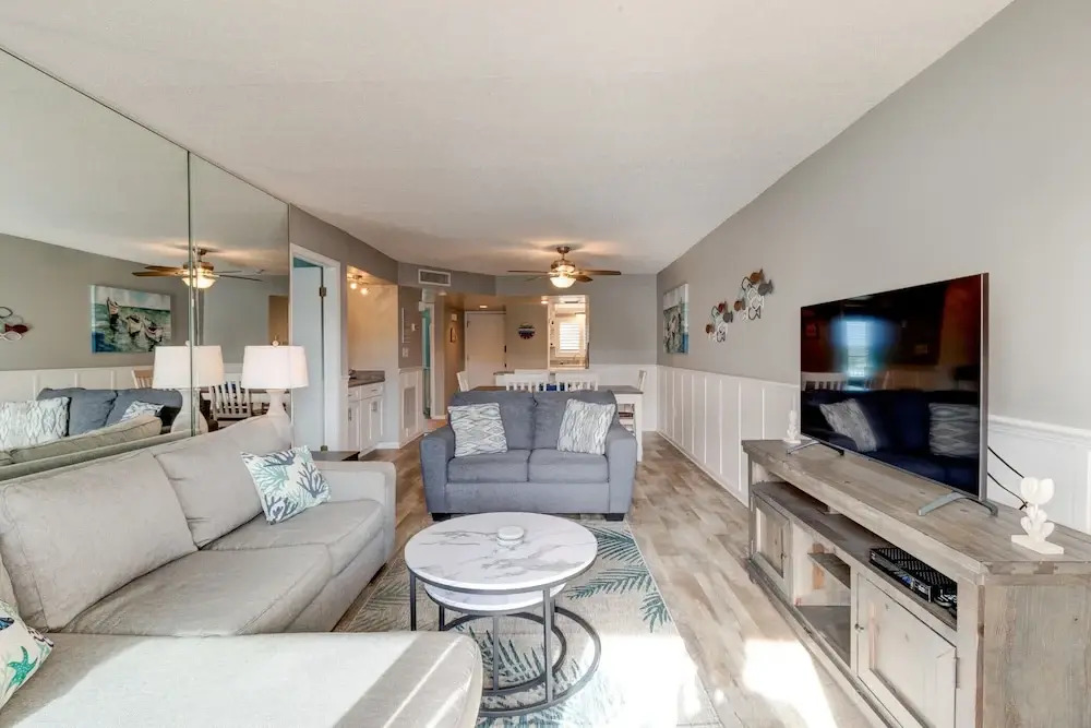 Sunny Ormond Beach SOB Condo, Pool, No Drive Beach