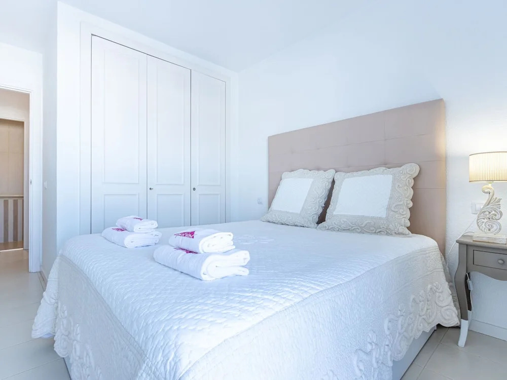 Peaceful Apartment in Empuriabrava with Terrace near Beach
