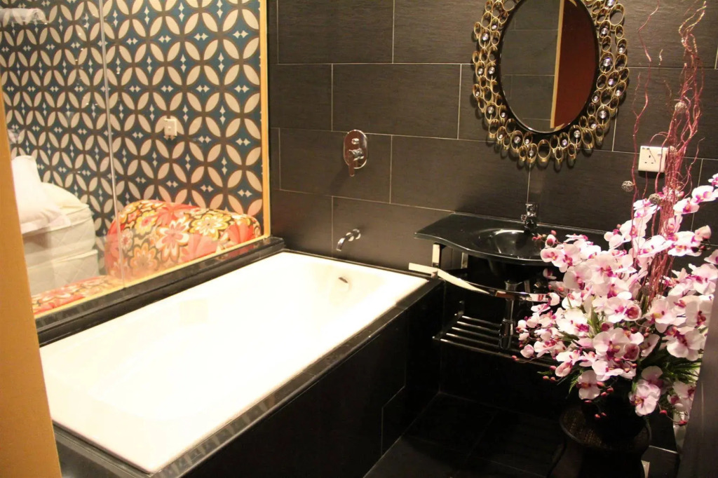 Love Inn Hotel Kuchai Lama