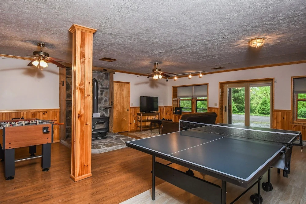 Hillside Retreat 4 Bedroom House