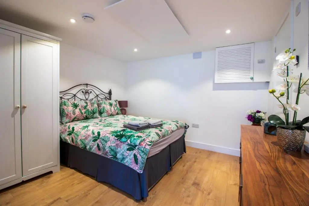 Stylish Studio in the Heart of the English Riviera