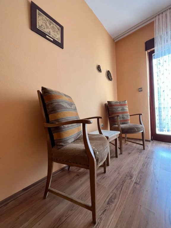 Apartment 77