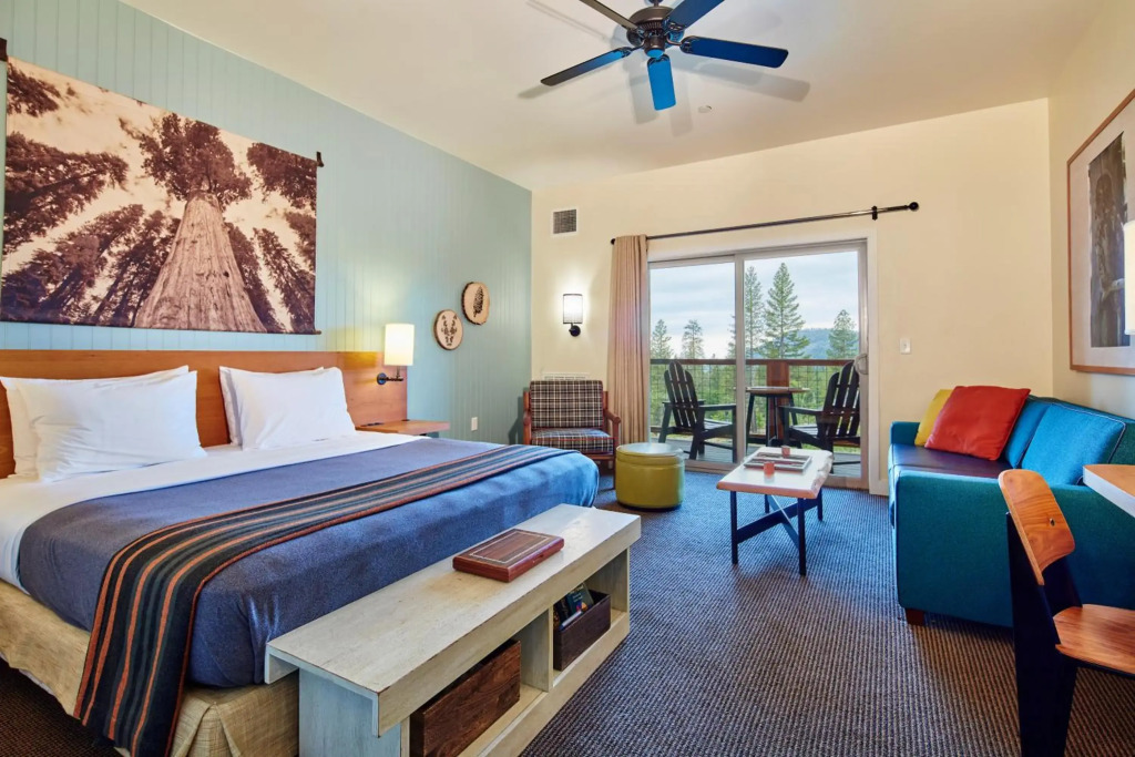 Rush Creek Lodge at Yosemite