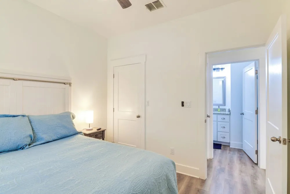 1 Mi to Beach: Retreat w/ Large Yard in Rockport
