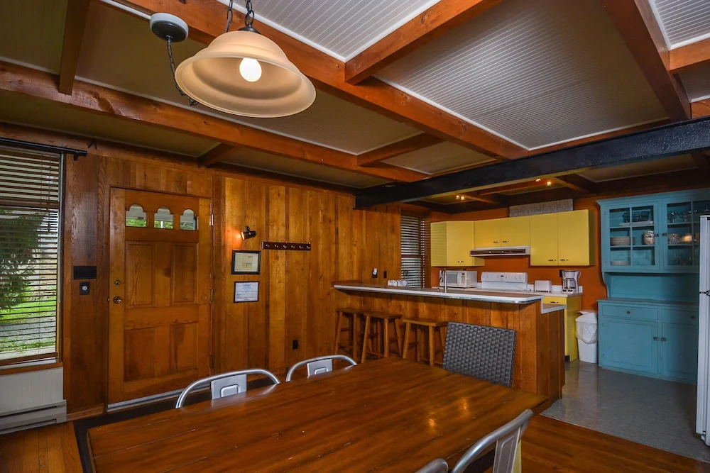 Nestled Hideaway 3 Bedroom House