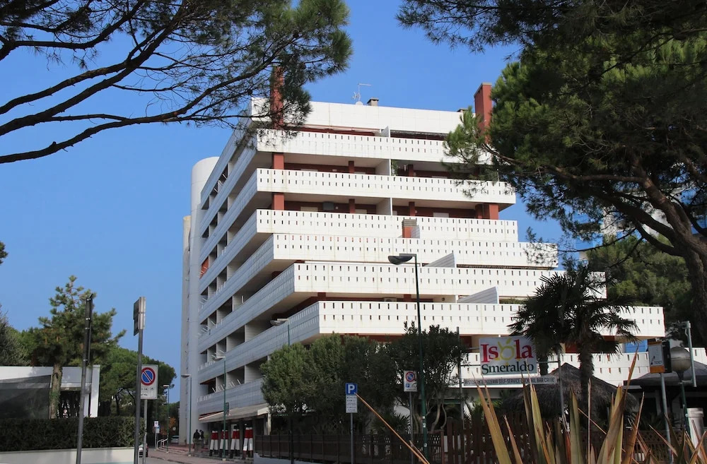 Spacious Flat Only 150mt From the Beach