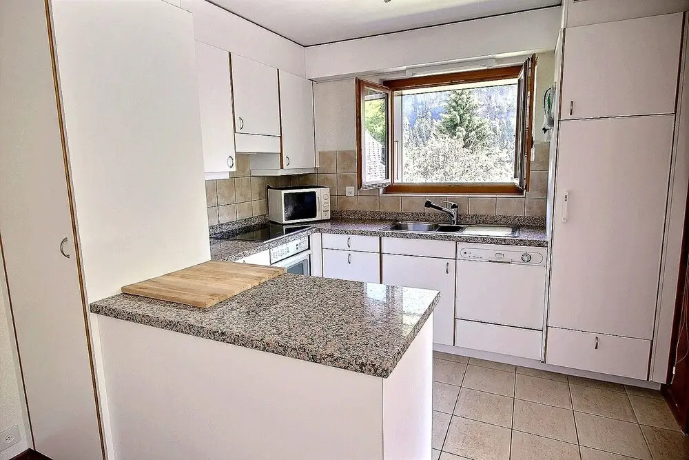 35 Rooms Apartment at 300m From the Cableway