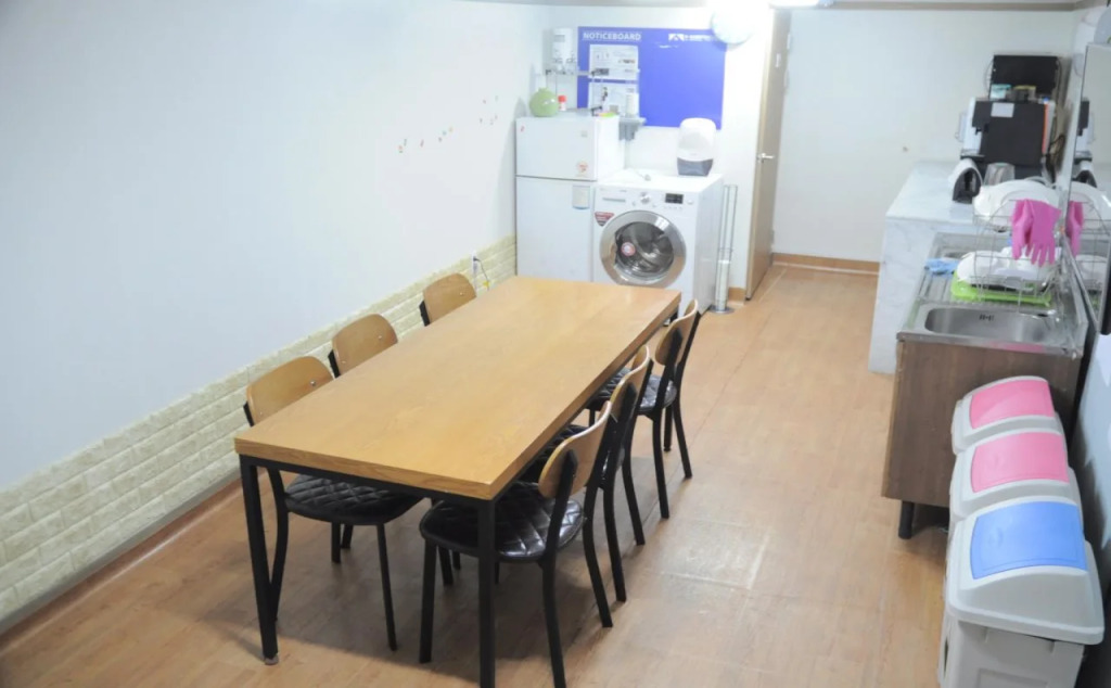 DH myeongdong guesthouse