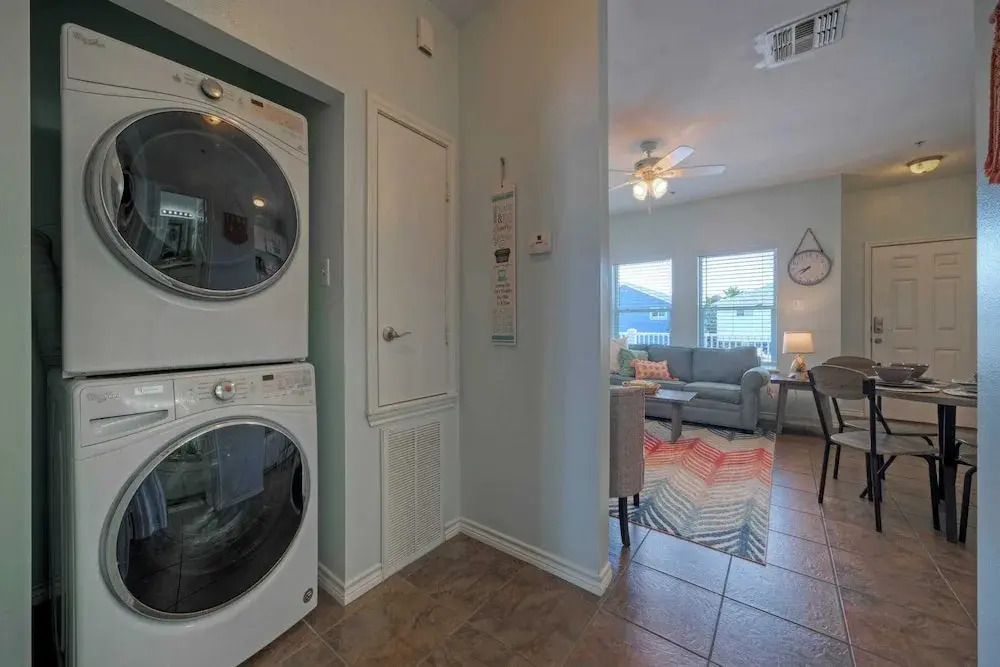 Minutes to the Beach w/ Pool, Sleeps 8 Two Condos: Costa Bahia