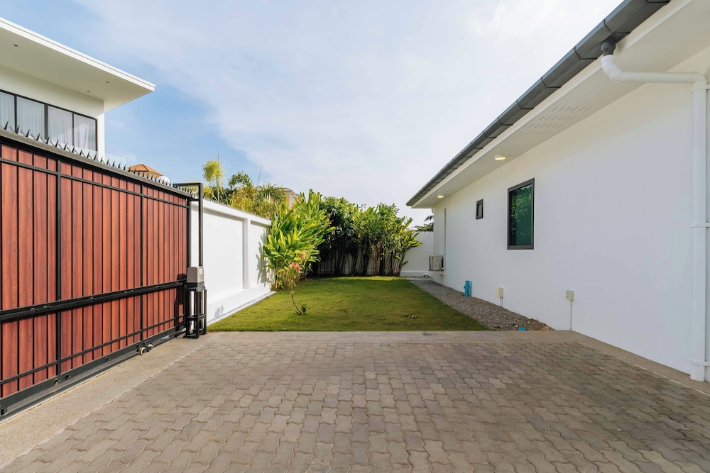 3BR Pool Villa with Bathtub  V294