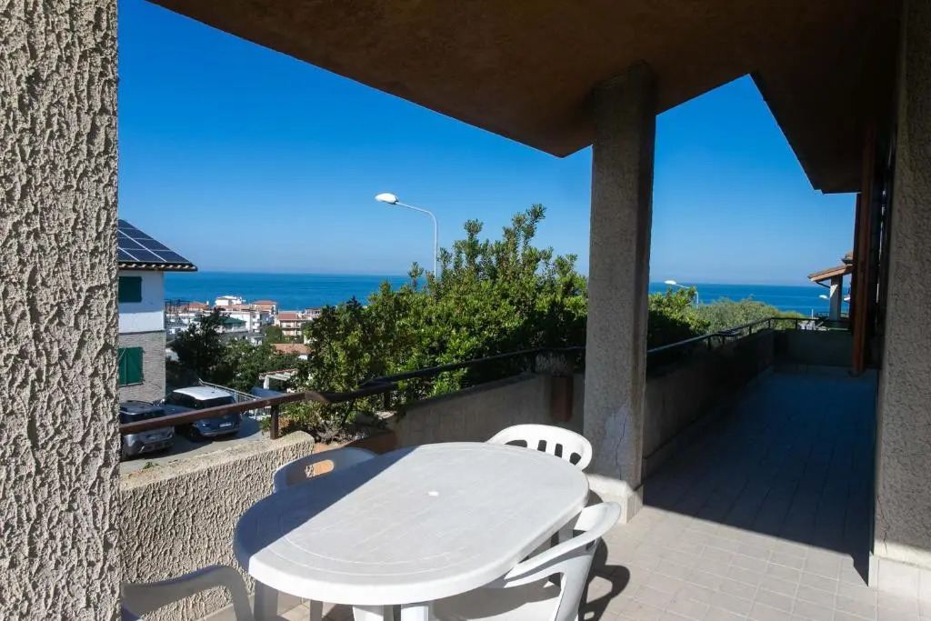 M117 - Marcelli, quadrilocale con terrazzo vista mare