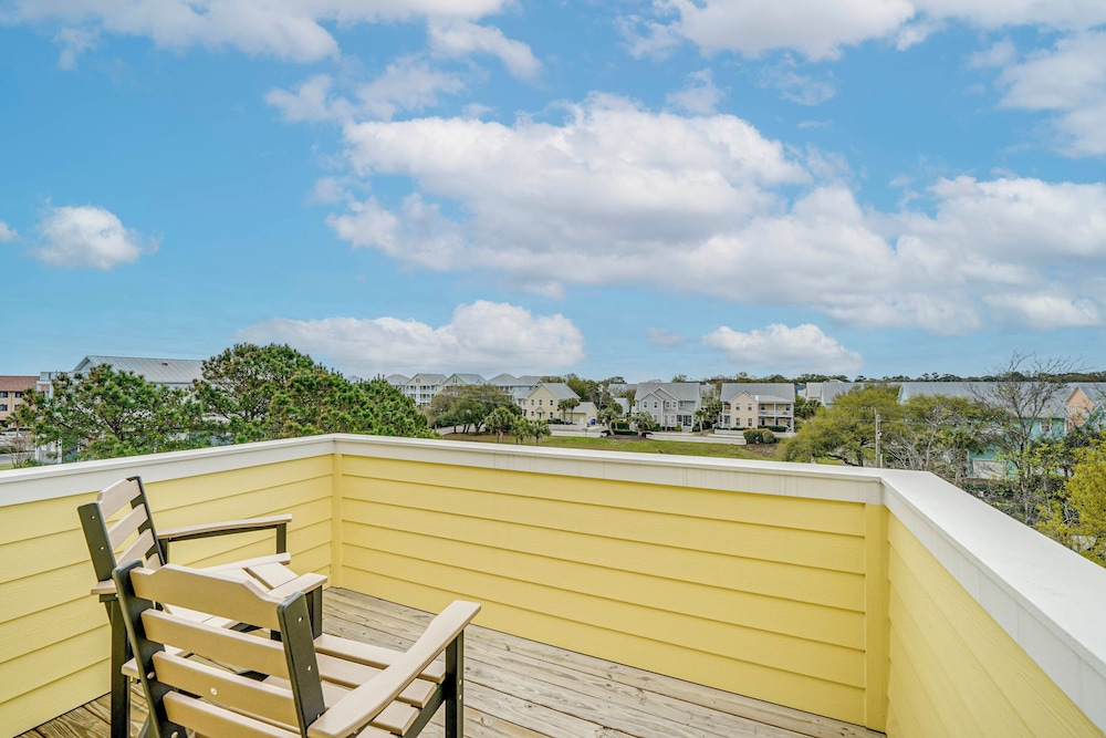 Carolina Beach Luxury Retreat: Intracoastal Views