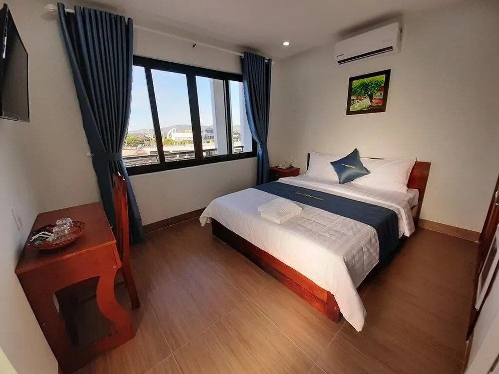 Dinh Huong Hotel