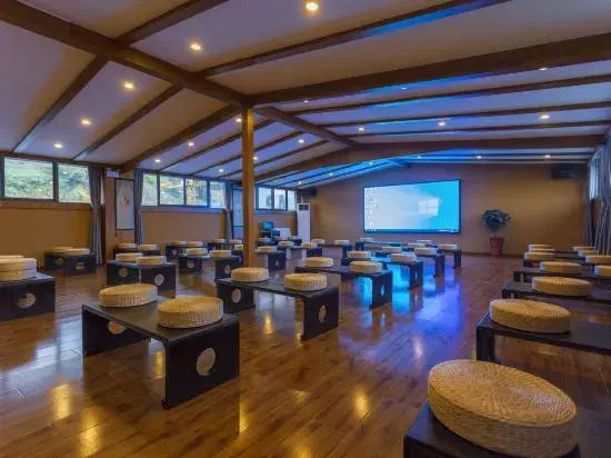 Wudang Sanshe Yuansu Hotel (Wudang Mountain Entrance Branch)