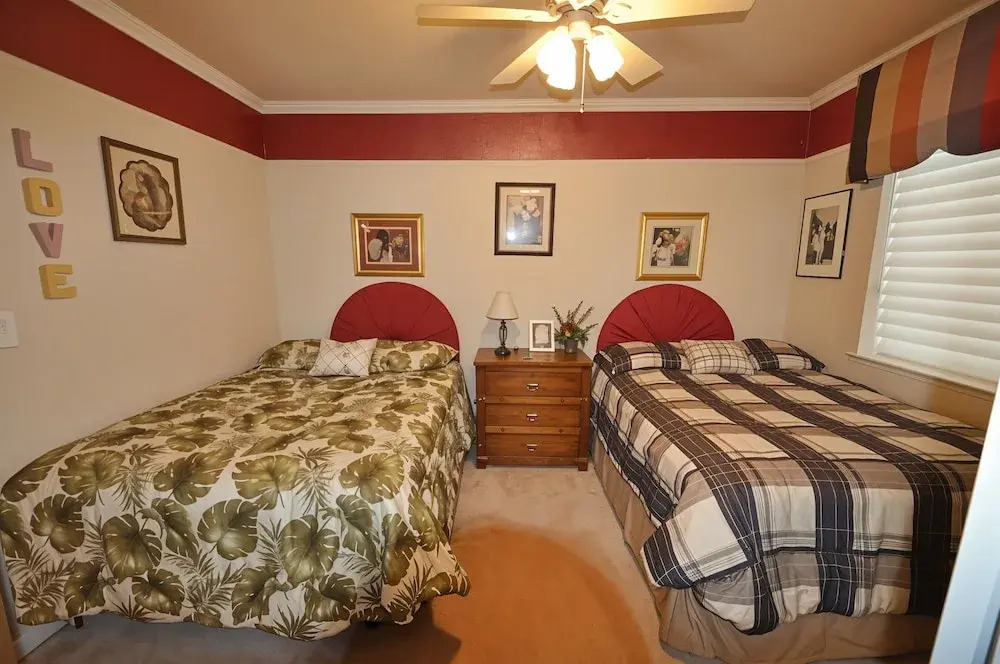 Yosemite Villa - Only 0,3 Miles from Lake Lodge Beach and Playground