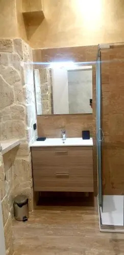 Alis Laura Guest House - 10 mins to Colosseum, Modern & Near Metro