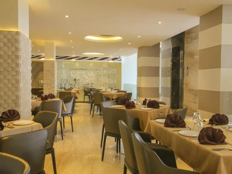 Hotel Supreme