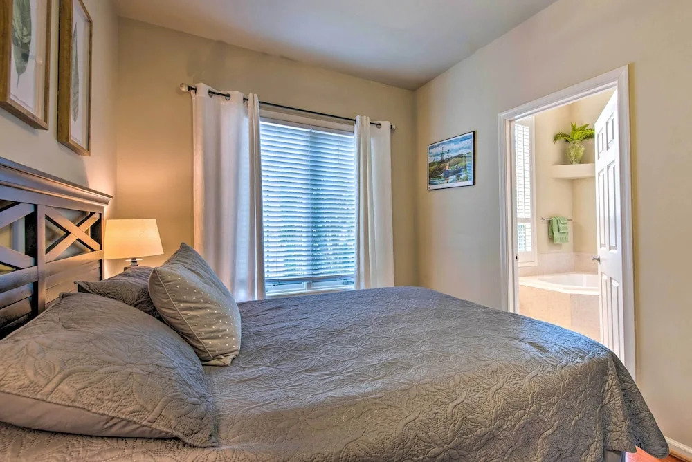 Community Perks & Deck: Lake Harmony Townhome!