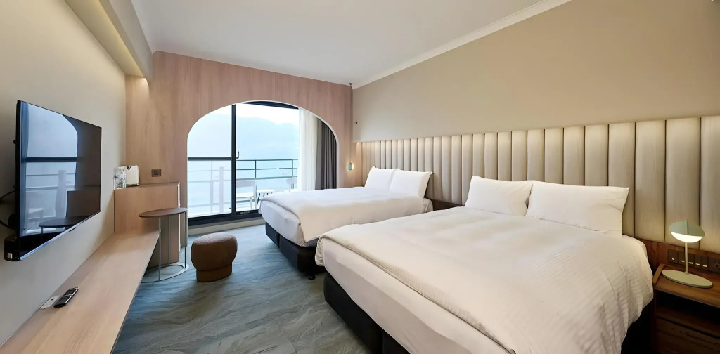 Howard Lake Resort Shihmen Dam