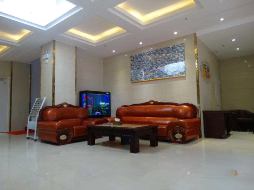 Yake Light House Hotel (Luoyang Longmen High-speed Railway Station Kaiyuan Avenue)