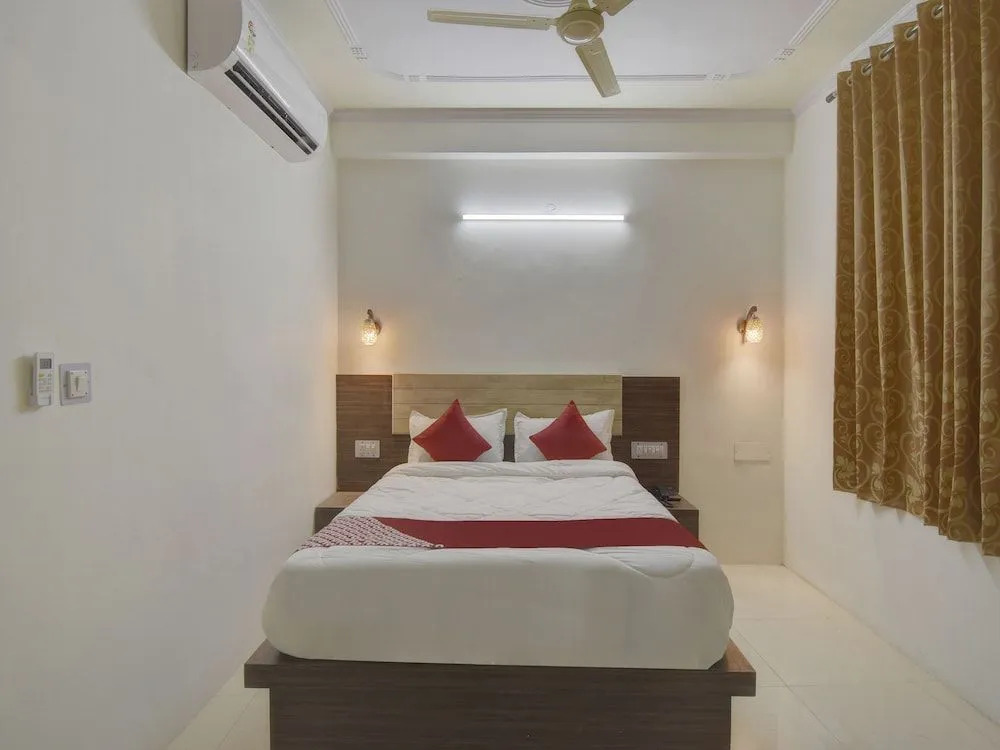 Oyo 43607 Ati They Hotel & Restaurant