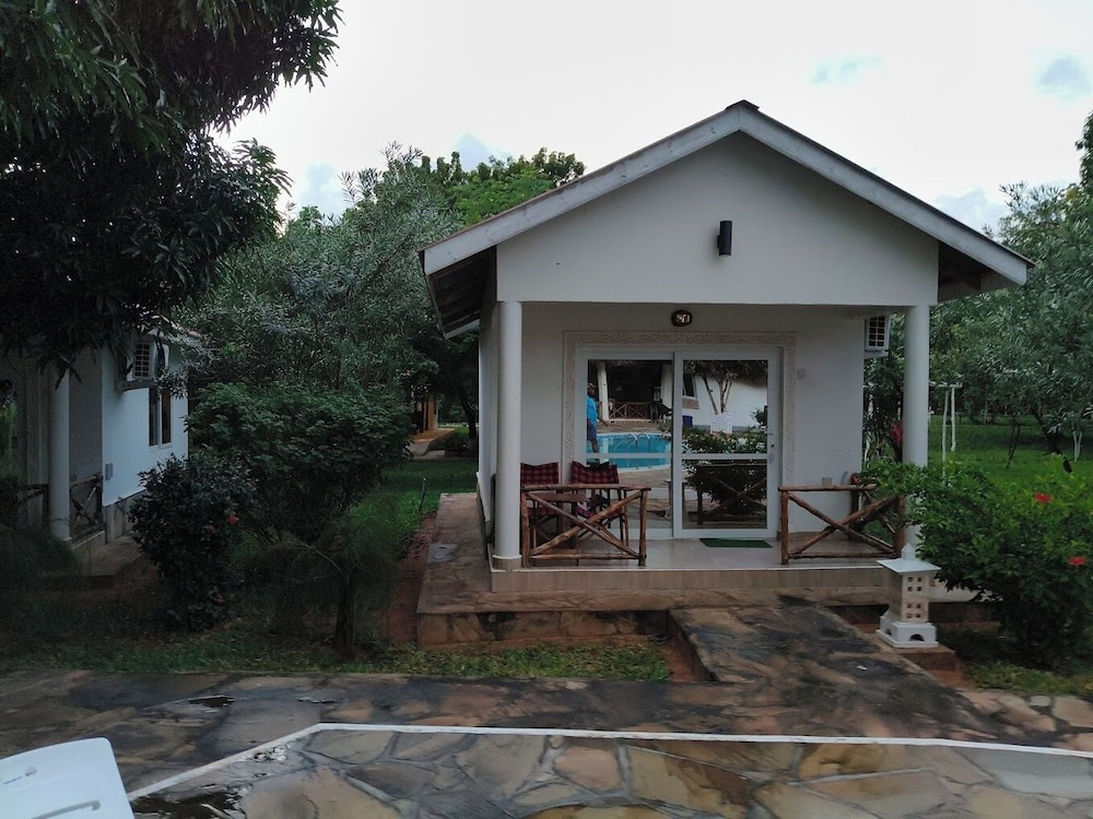 Kili Sunrise Resort