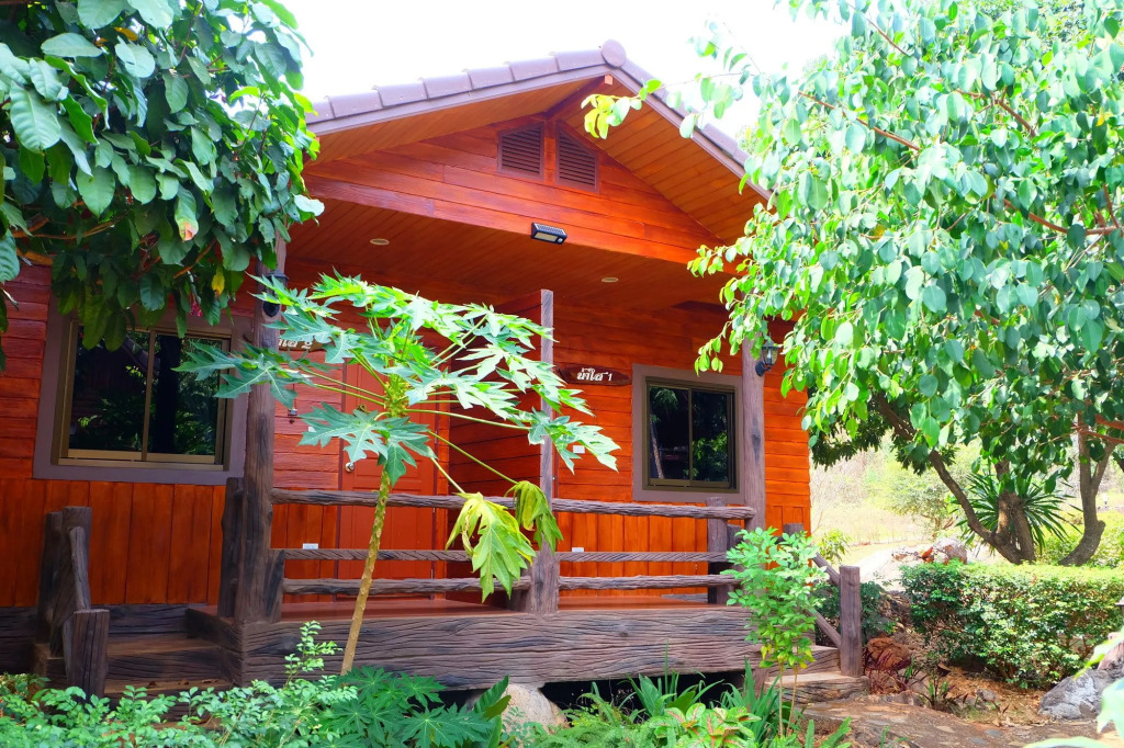 Fahsuai Namsai Baimai Resort