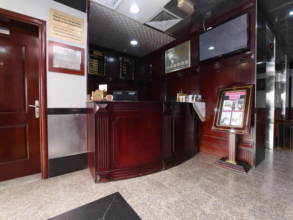 OYO 247 Host Palace hotel apartment