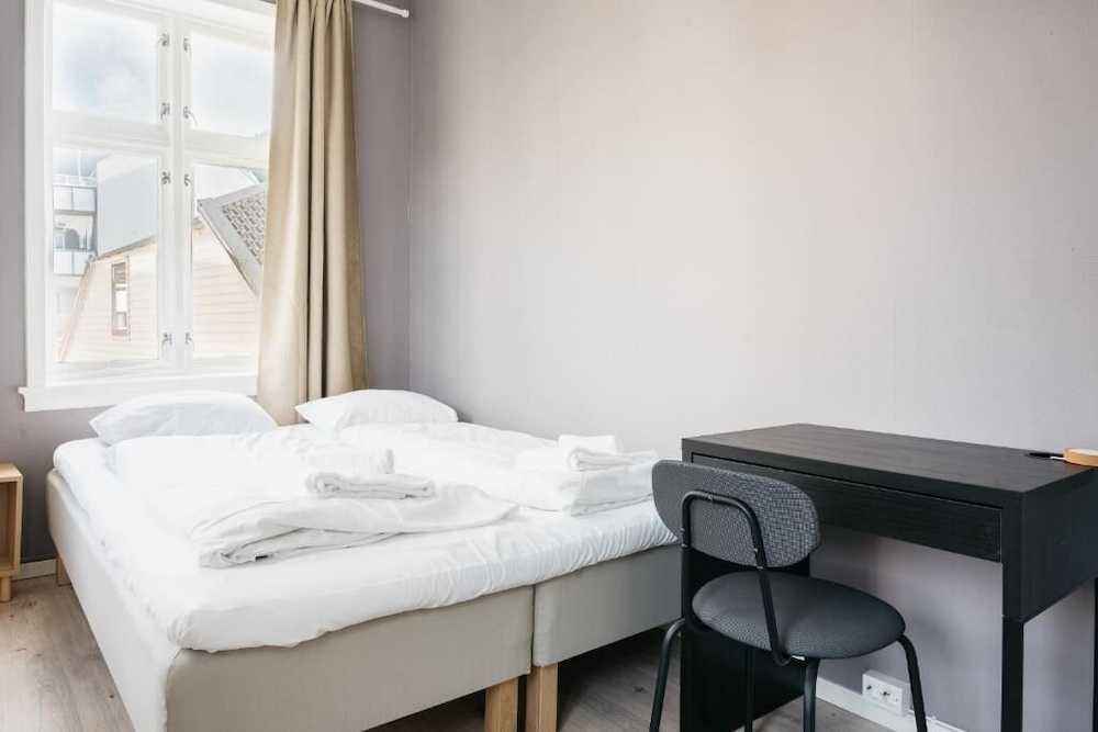 S54 - Private Rooms in the City Center
