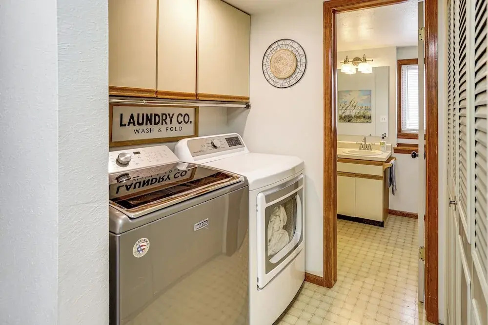 Spacious Rock Springs Stay Near Shops & Dining!