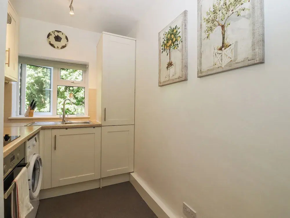 3 Elm Court