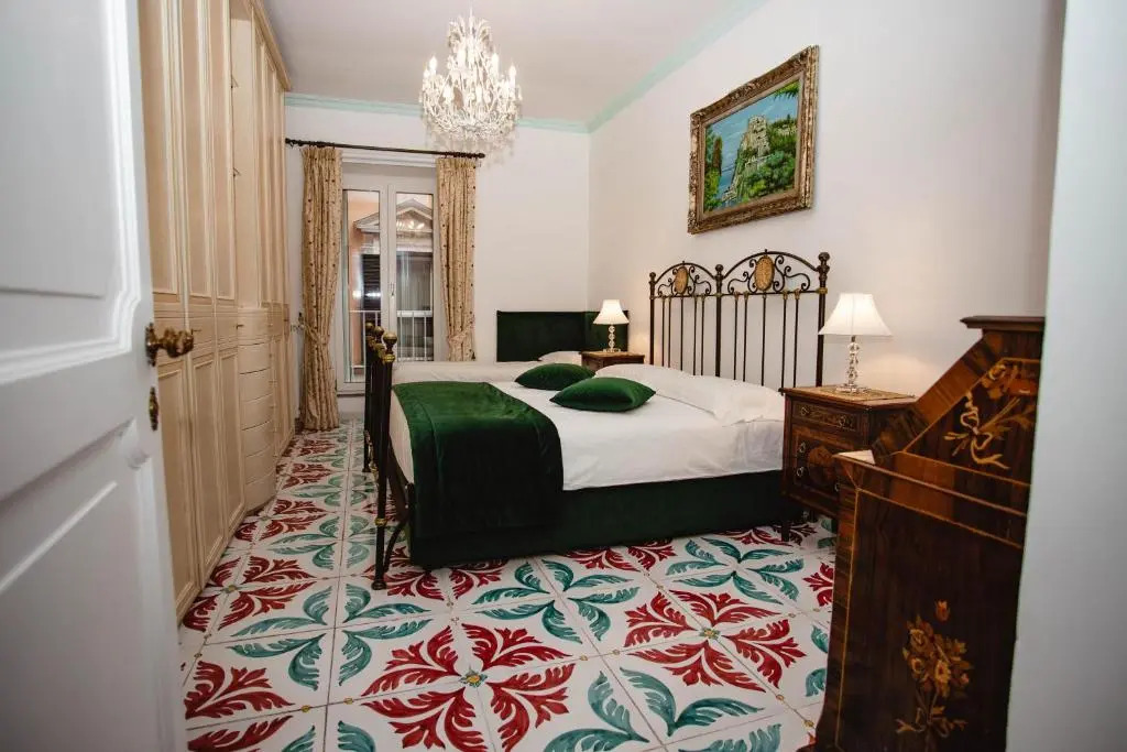 Delfini Trevi House