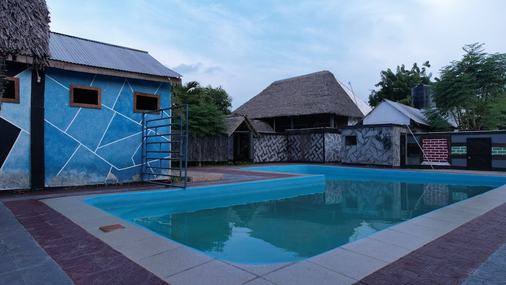 Apao Village & Resort Lodge