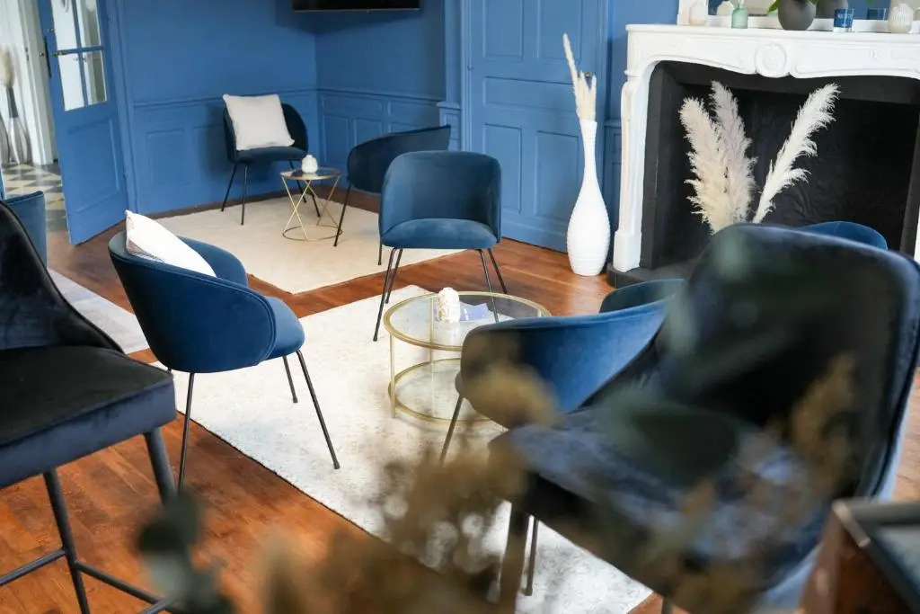 Hôtel Échappée en Baie - Chambres climatisées -Parking privé gratuit dont forfaits bornes électriques réservable