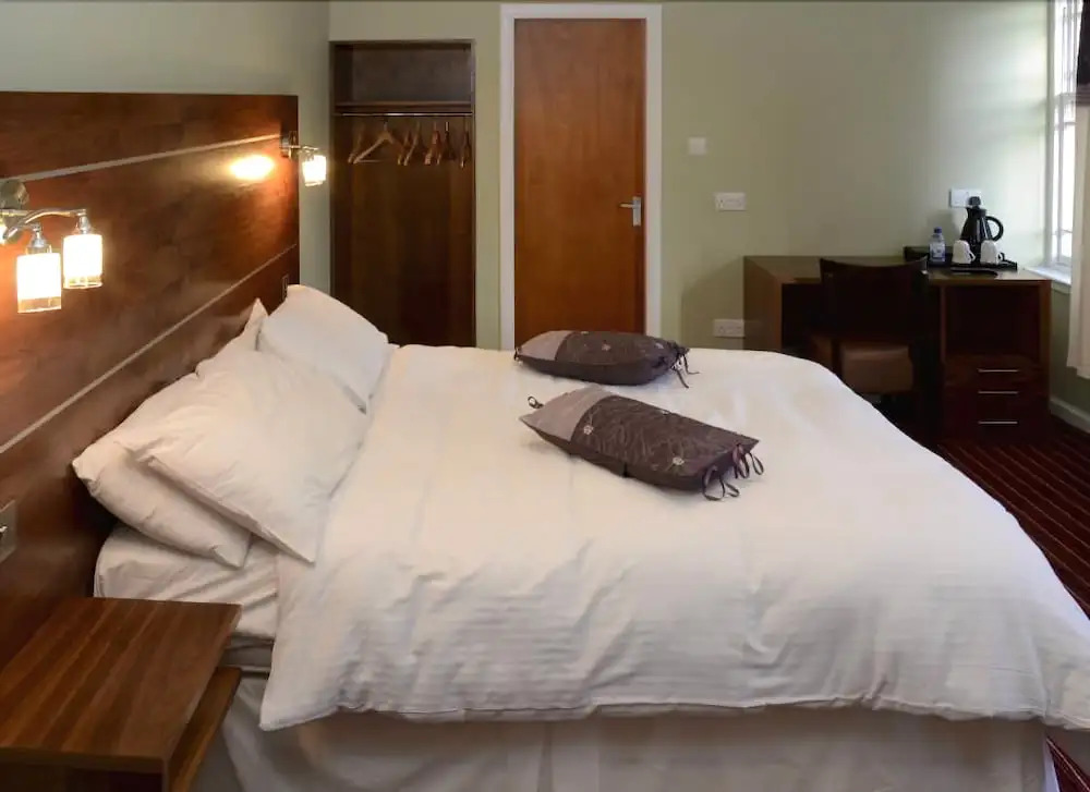 County Hotel
