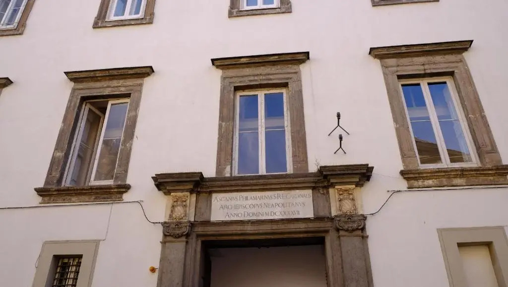 Domus Donnaregina Apartments