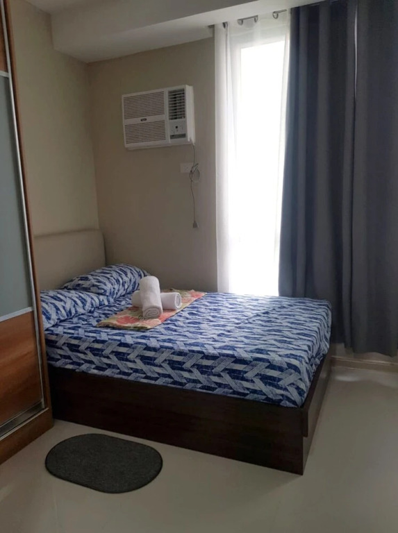 OYO 215 Sunshine City Suites