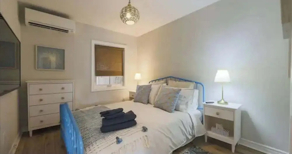 Casa Hotels: Modern 2BR Suite in Leslieville