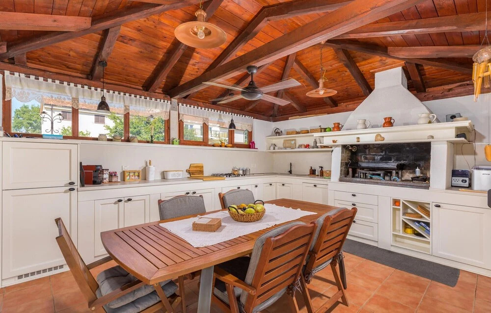 Stunning Apartment in Pula With 3 Bedrooms, Wifi and Outdoor Swimming Pool