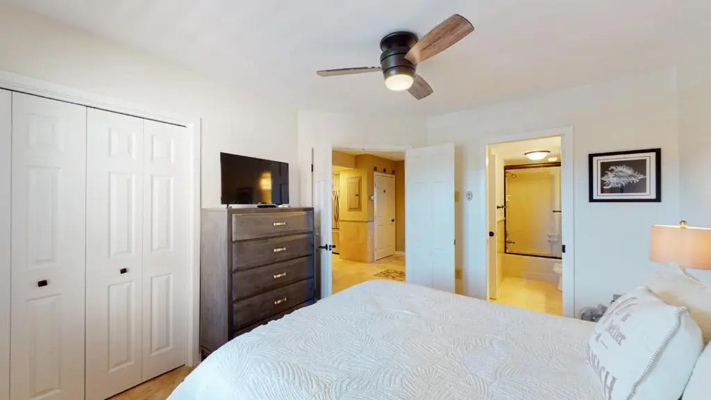 7169 Harbourside II