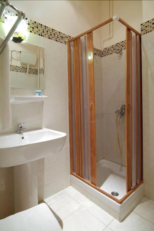 Hotel Varonos