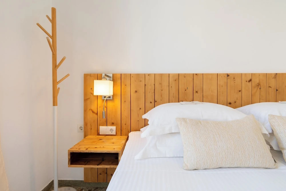 White Rock Milos Suites