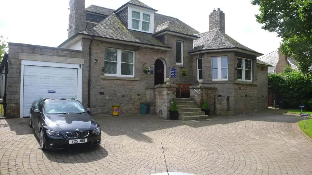 Sandilands House
