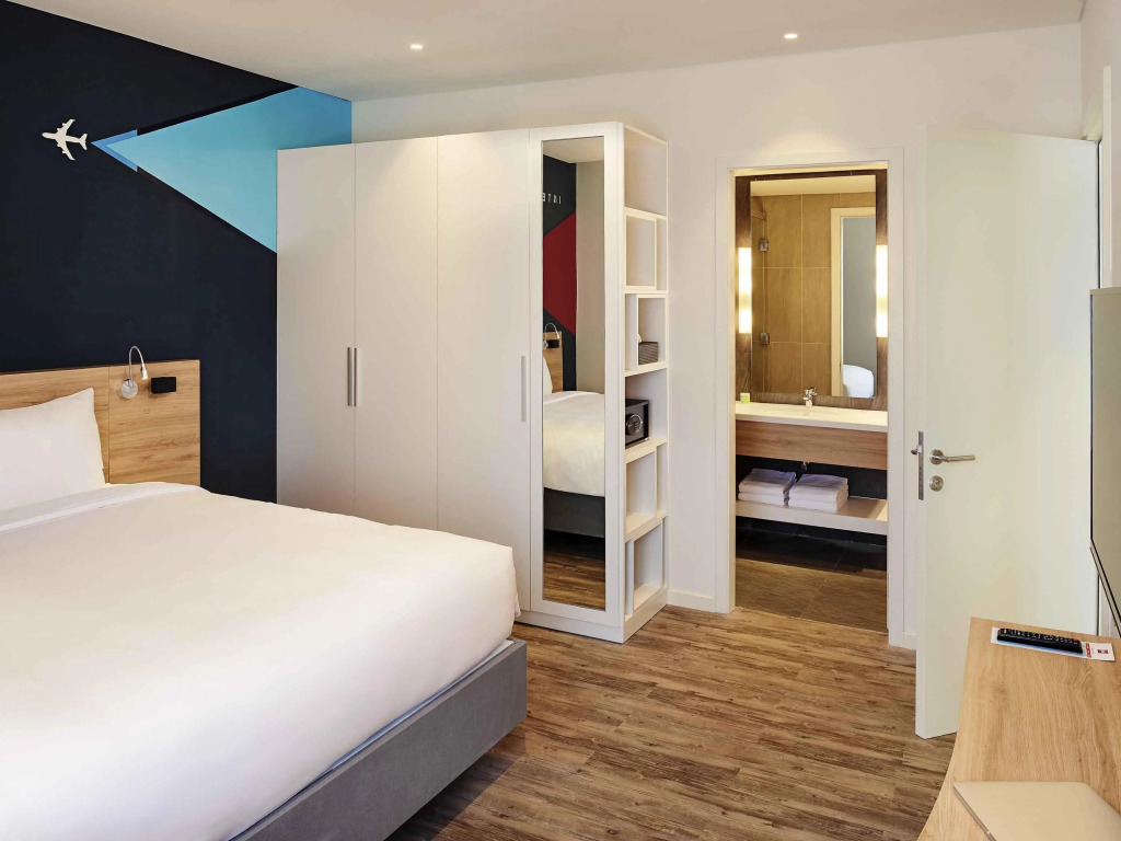 Ibis Saigon South