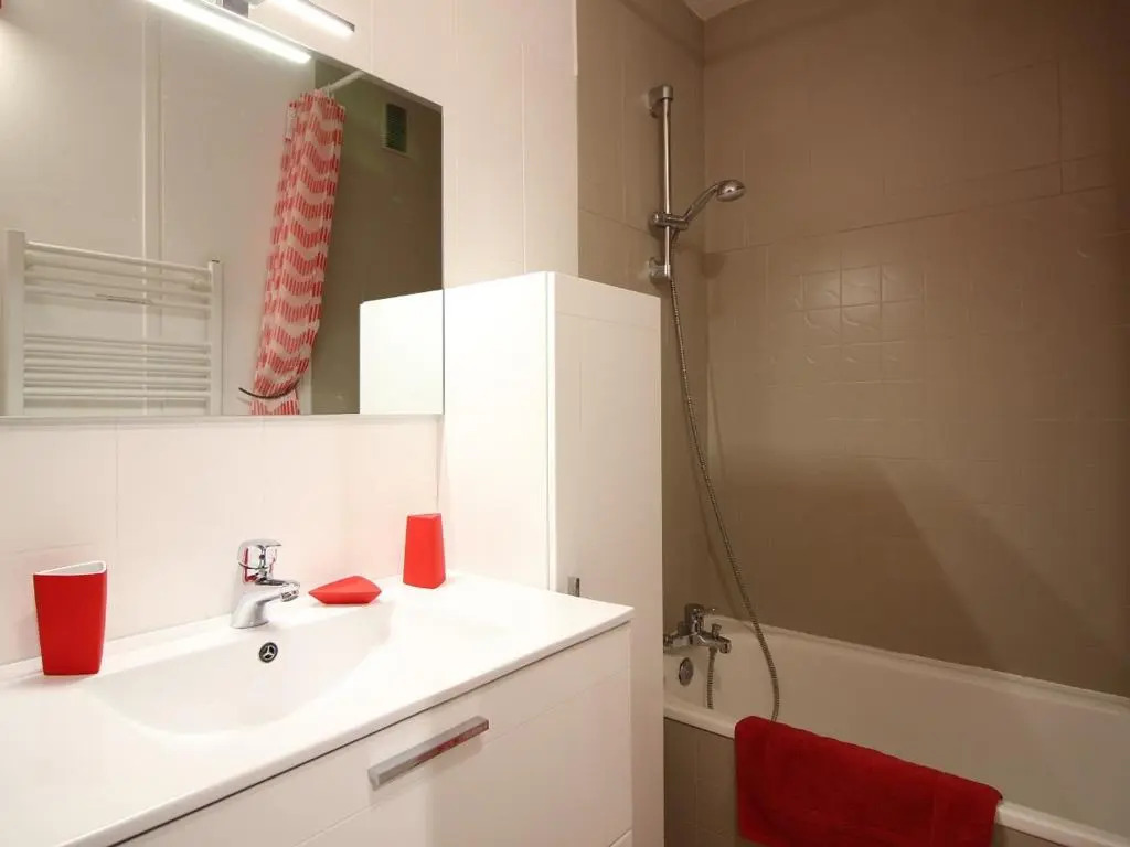 Appartement Mont-Dore, 3 pièces, 8 personnes - FR-1-608-16
