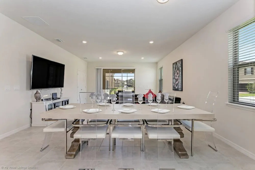 Luxury and Style! BIG Pool Area and Game Room in Solterra 6br/4.5 Bath #7st564