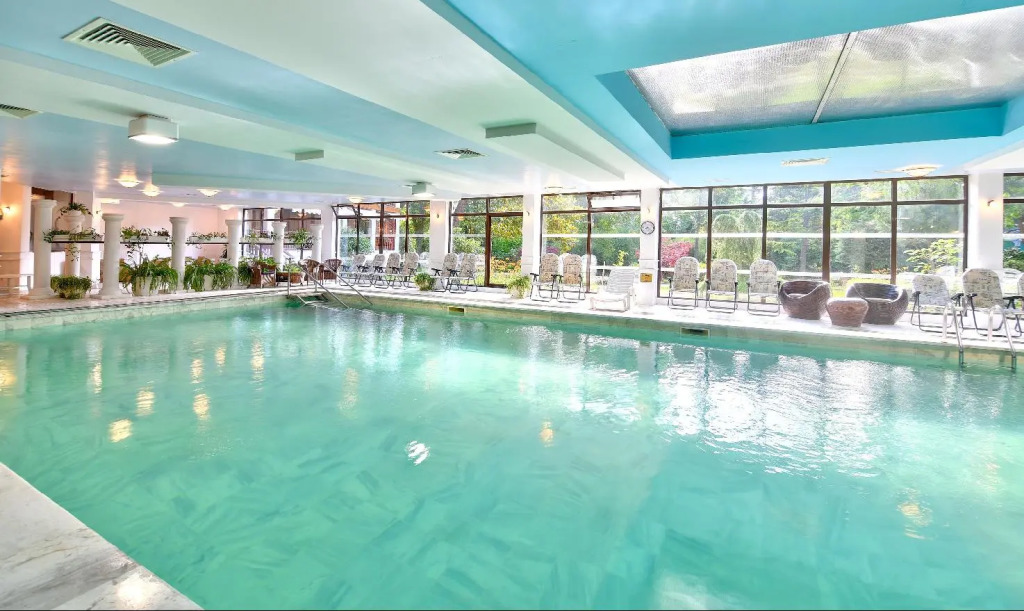 Hotel Estreya Palace